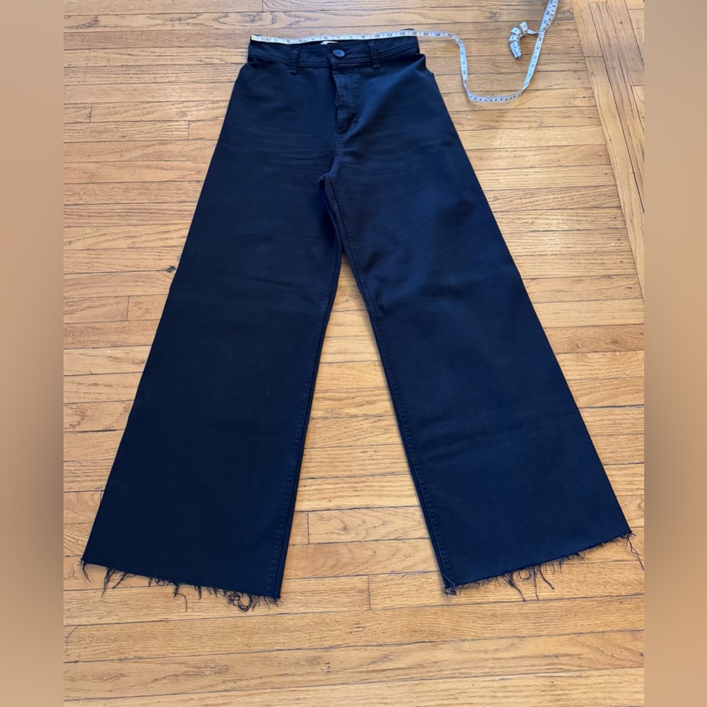 Zara Black high waist Wide-Leg Raw Hem Jeans